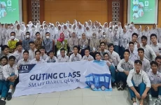 Siswa-siswi SMAIT Darul Quran Kunjungi RS Sari Asih Ciputat